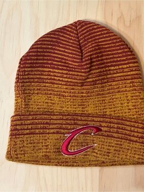 Mitchell & Ness Cleveland Cavaliers NBA Knit Beanie Hat One Size Gold/Red